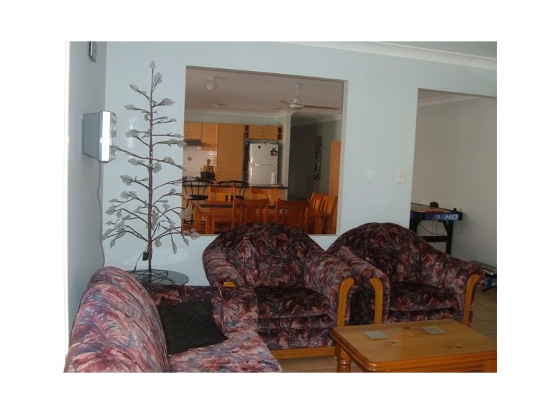 8 Taylor Place, Forest Lake QLD 4078