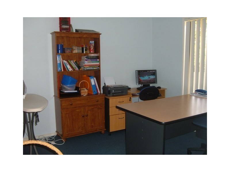 8 Taylor Place, Forest Lake QLD 4078