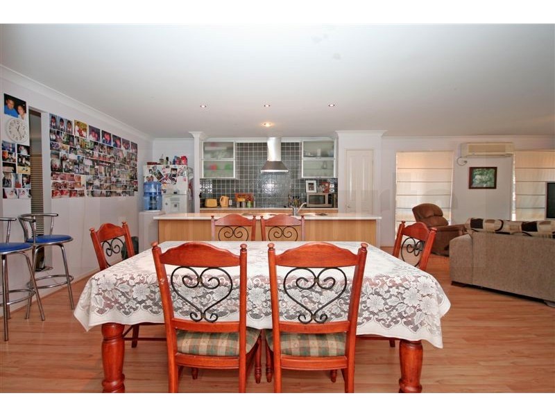 15 Moran Crescent, Forest Lake QLD 4078