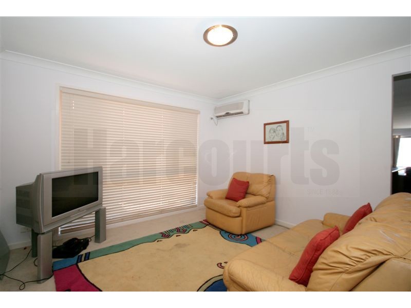 15 Moran Crescent, Forest Lake QLD 4078