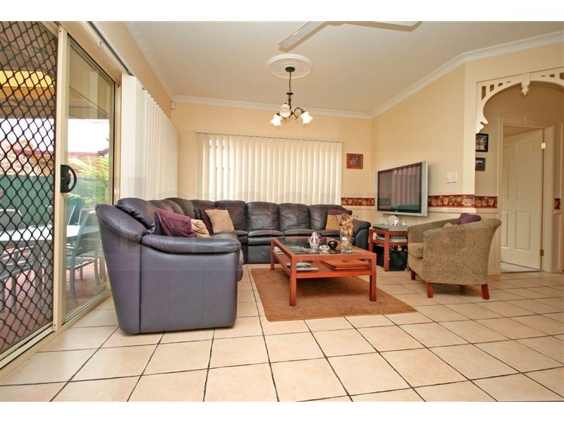 6 Mandarin Close, Forest Lake QLD 4078