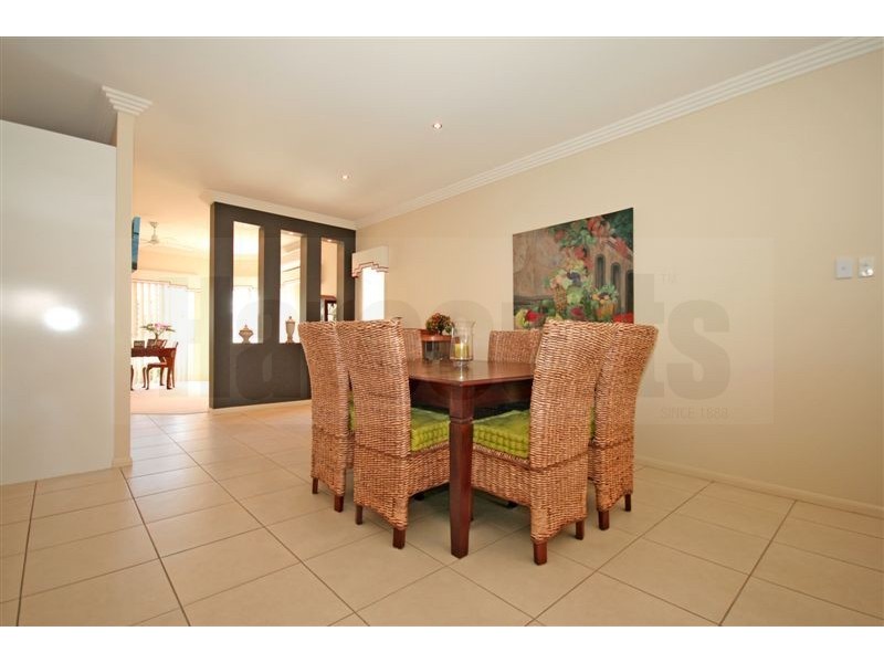 44 Parkwood Drive, Heathwood QLD 4110