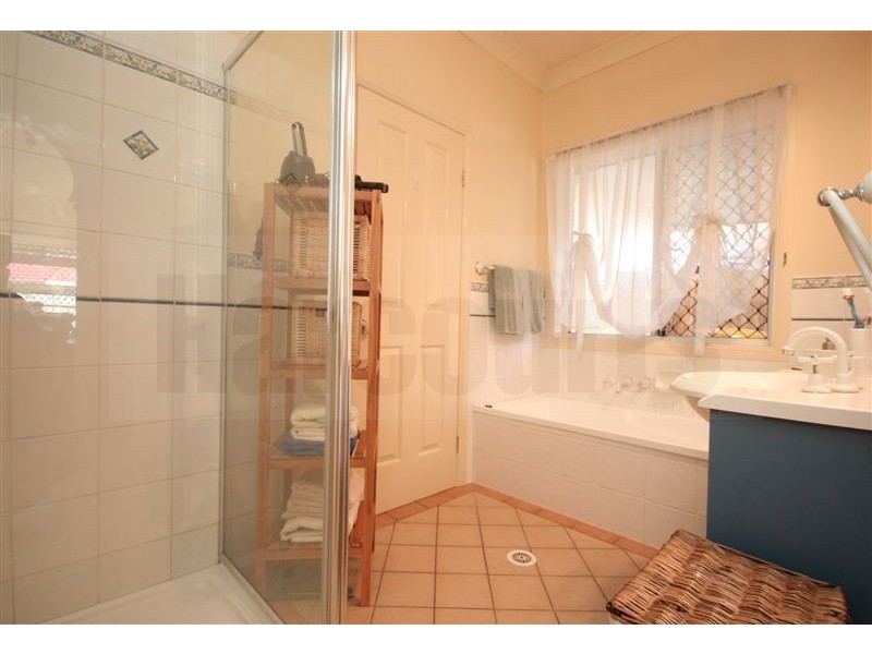 24 Chelsea Place, Forest Lake QLD 4078