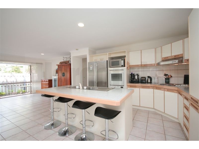 25 Robusta Place, Forest Lake QLD 4078
