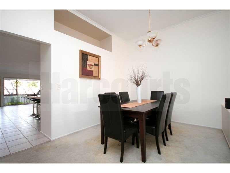 25 Robusta Place, Forest Lake QLD 4078