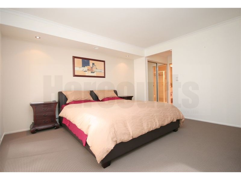 25 Robusta Place, Forest Lake QLD 4078