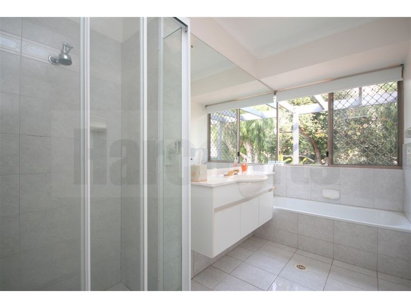 25 Robusta Place, Forest Lake QLD 4078