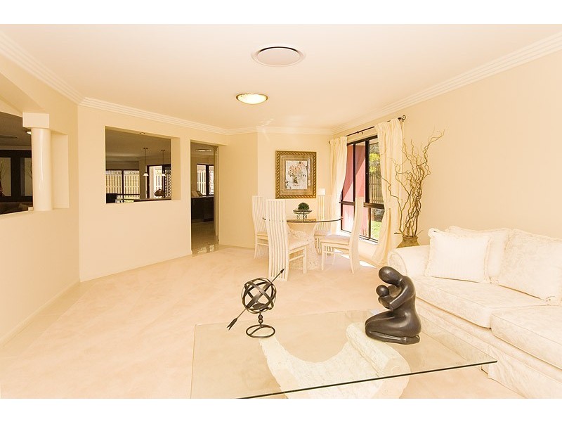 8 Cypress Street, Heathwood QLD 4110