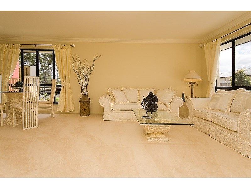 8 Cypress Street, Heathwood QLD 4110