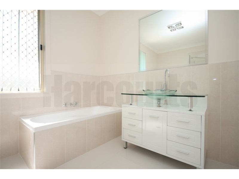 1 Mahogany Rise, Brookwater QLD 4300