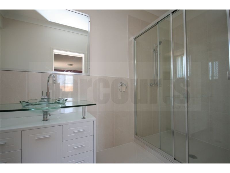 1 Mahogany Rise, Brookwater QLD 4300