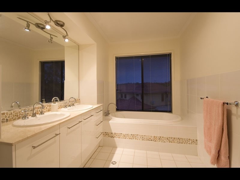 14 St Tropez Place, Forest Lake QLD 4078