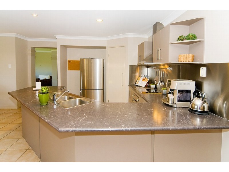 76 Claremont Pde, Forest Lake QLD 4078