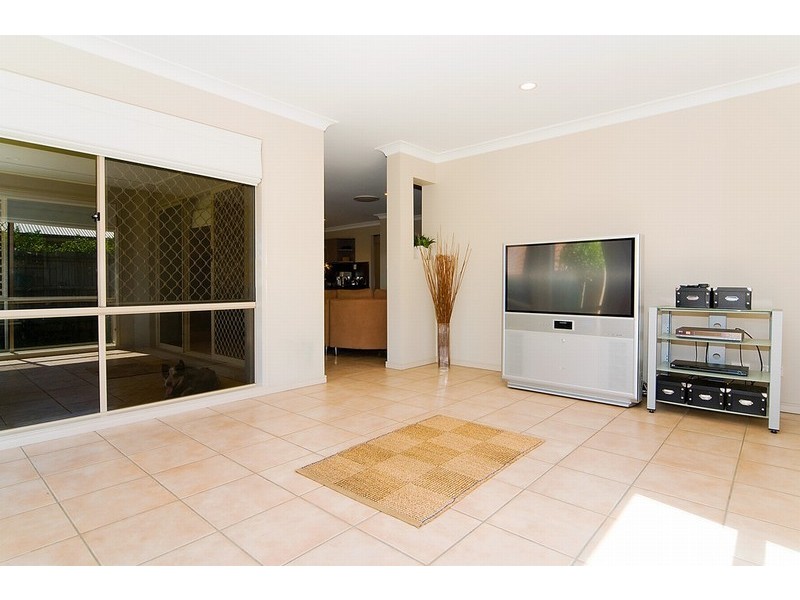 76 Claremont Pde, Forest Lake QLD 4078