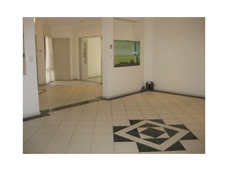 17 St Ives Cct, Forest Lake QLD 4078