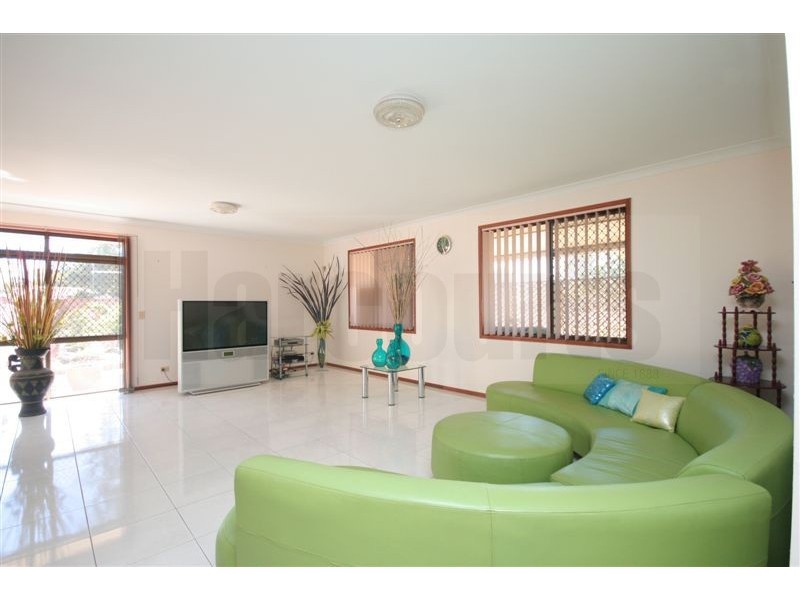40 Woodvale Crescent, Forest Lake QLD 4078