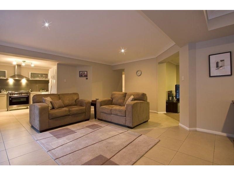 6 Woollahra Place, Forest Lake QLD 4078