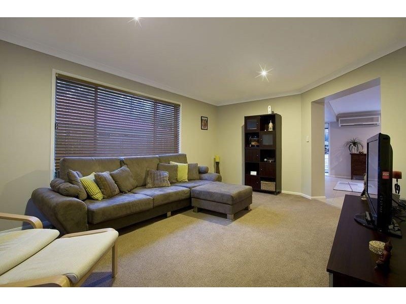 6 Woollahra Place, Forest Lake QLD 4078