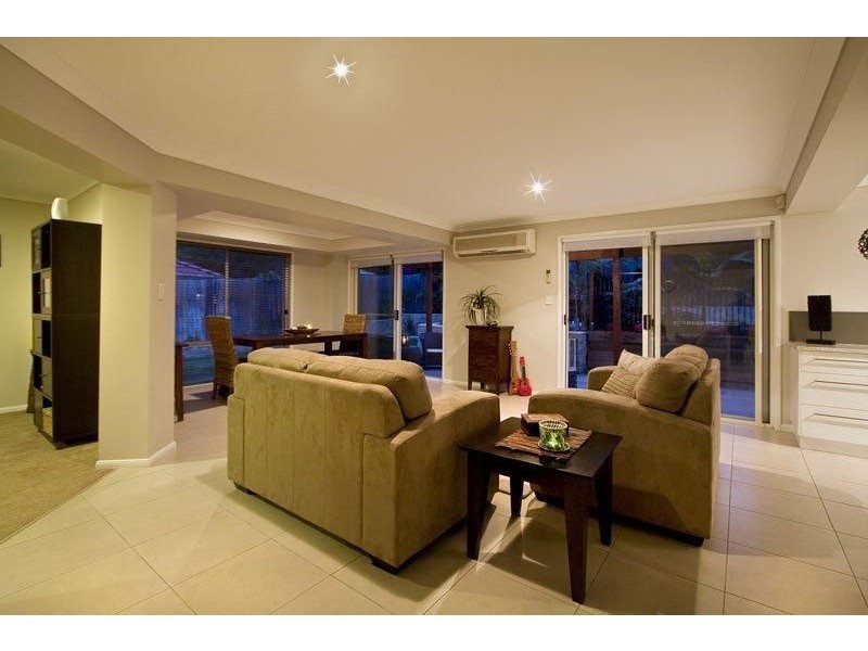 6 Woollahra Place, Forest Lake QLD 4078