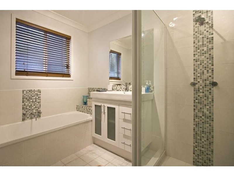 6 Woollahra Place, Forest Lake QLD 4078