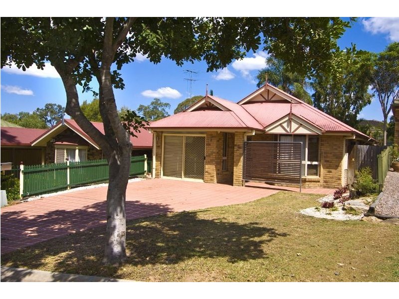 8 Lawson Place, Forest Lake QLD 4078