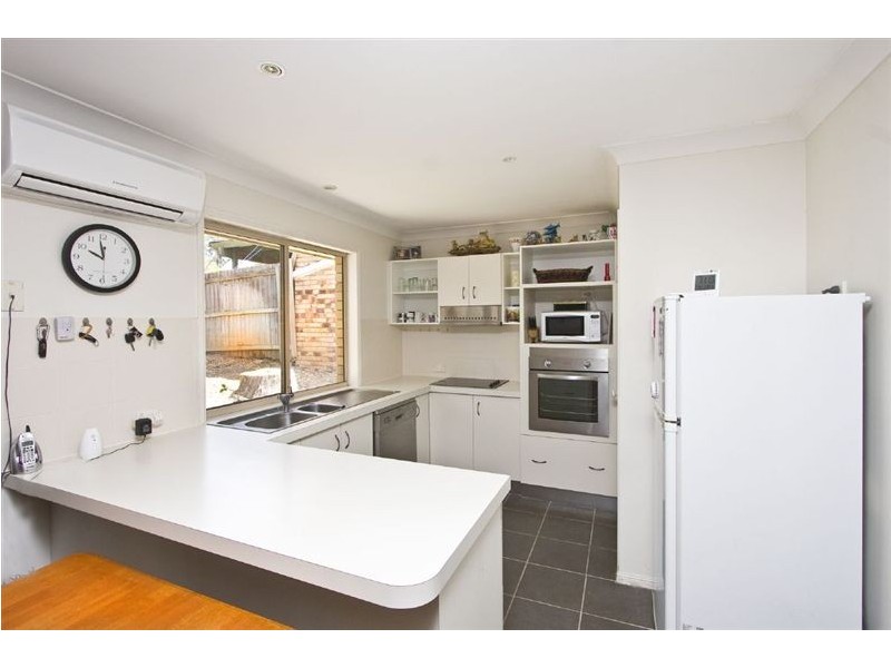8 Lawson Place, Forest Lake QLD 4078