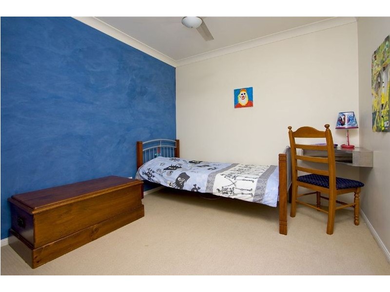8 Lawson Place, Forest Lake QLD 4078