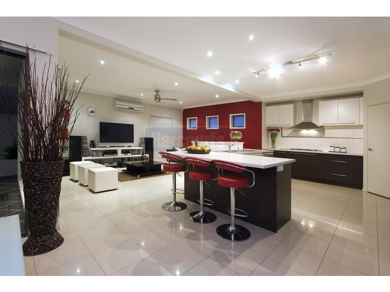 18 Saint Tropez Place, Forest Lake QLD 4078