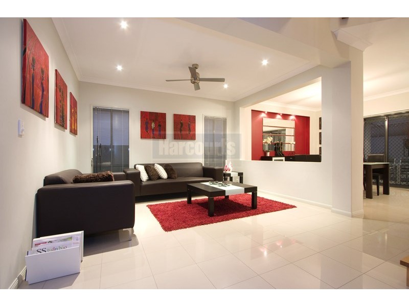 18 Saint Tropez Place, Forest Lake QLD 4078