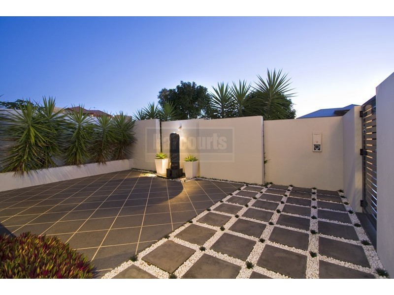 18 Saint Tropez Place, Forest Lake QLD 4078