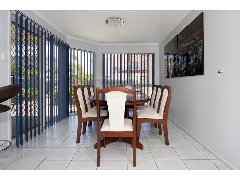 18 Muirfield Crescent, Oxley QLD 4075