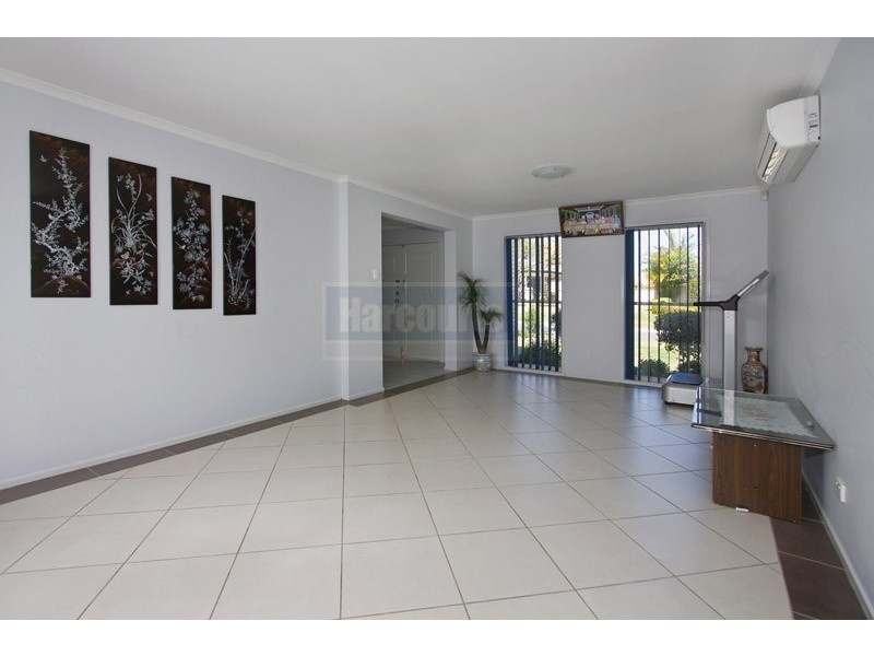 18 Muirfield Crescent, Oxley QLD 4075