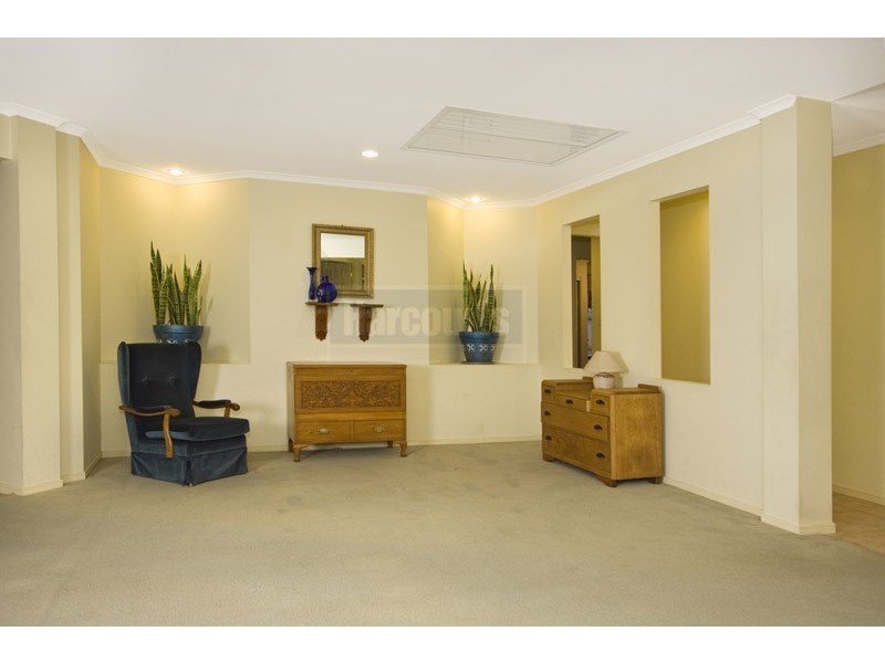 11 Chiswick Place, Forest Lake QLD 4078