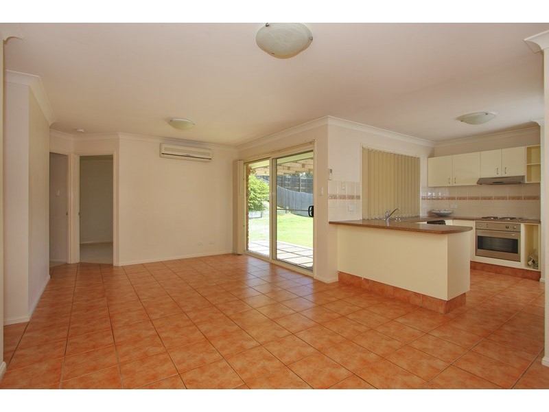 1 Ridgeway Street, Forest Lake QLD 4078