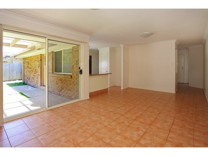 1 Ridgeway Street, Forest Lake QLD 4078