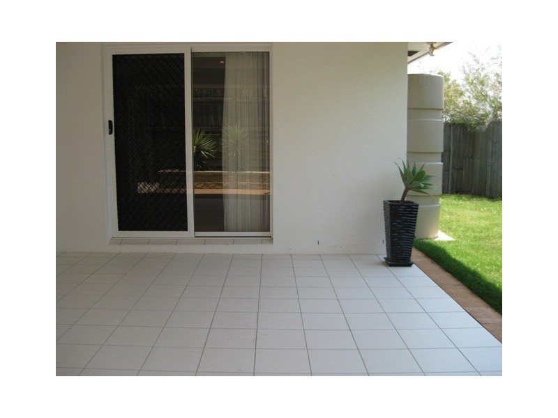 18 Hinchinbrook Cct, Forest Lake QLD 4078