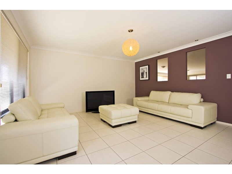 10 Tropical Drive, Forest Lake QLD 4078