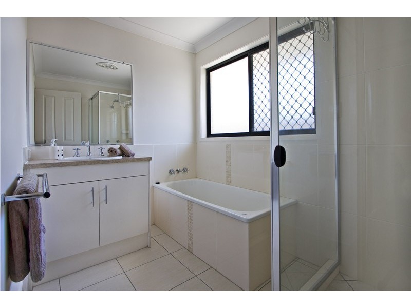 10 Tropical Drive, Forest Lake QLD 4078