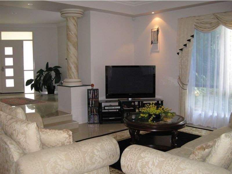 17 Laurel Street, Heathwood QLD 4110