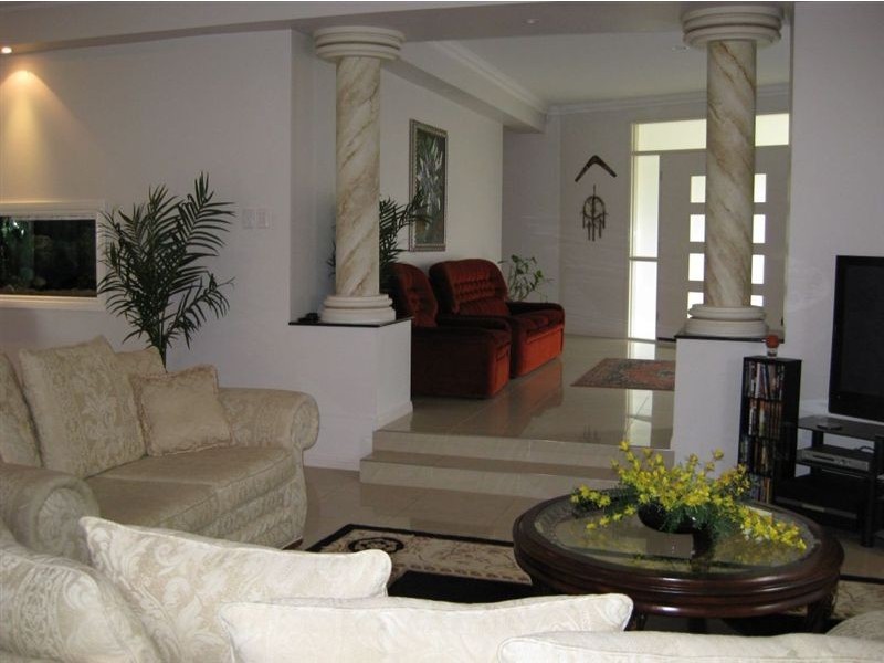 17 Laurel Street, Heathwood QLD 4110