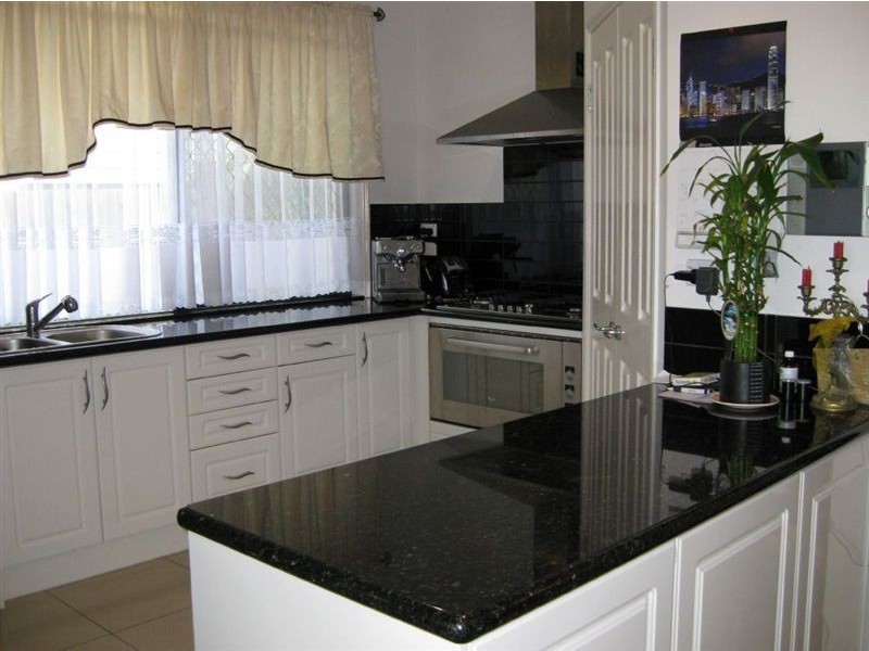 17 Laurel Street, Heathwood QLD 4110