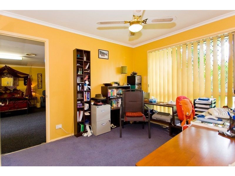 33 Wivenhoe Cct, Forest Lake QLD 4078