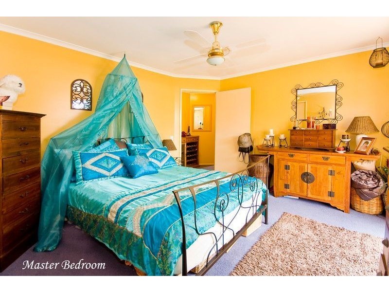 33 Wivenhoe Cct, Forest Lake QLD 4078