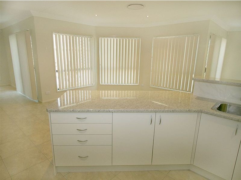 38 Summit Terrace, Forest Lake QLD 4078