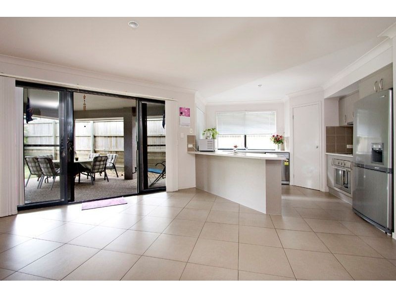 4 Joffre Place, Forest Lake QLD 4078