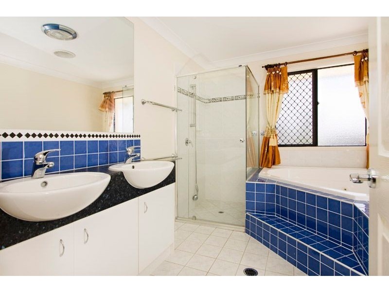 11 Fontana Way, Springfield Lakes QLD 4300