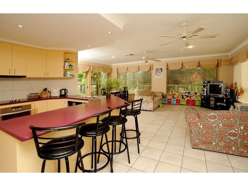 9 Mallard Place, Forest Lake QLD 4078