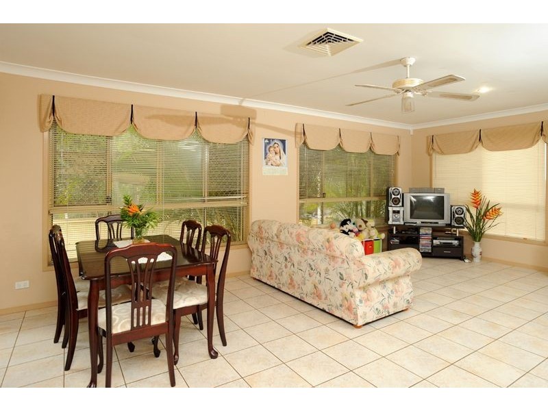 9 Mallard Place, Forest Lake QLD 4078