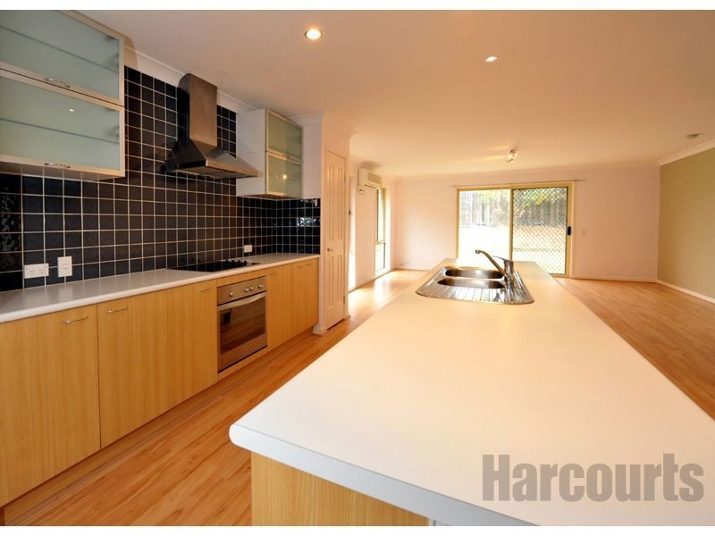 15 Moran Crescent, Forest Lake QLD 4078