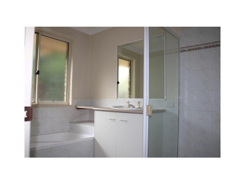 2 Eton Ct, Forest Lake QLD 4078